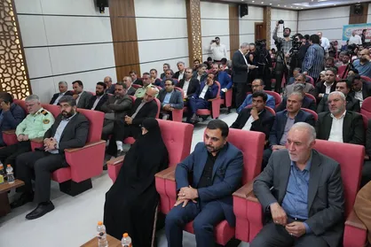 وزیر ارتباطات، پروژه فیبرنوری منازل و کسب و کار&zwnj;های چند شهر را افتتاح کرد