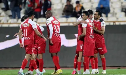 پرسپولیس با ۶ گل زده به پیروزی ۴ بر ۲ مقابل فولاد رسید / تیم اوسمار می&zwnj;درخشد