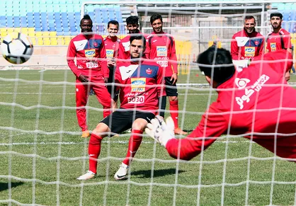 خلیل زاده با پرسپولیس تمرین کرد