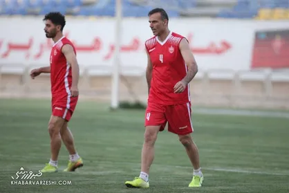 رقم قرارداد سه کاپیتان پرسپولیس لو رفت/ گران&zwnj;ترین کاپیتان پرسپولیس را بشناسید/ پرسپولیس خواستار افشای قرارداد کاپیتان&zwnj;های استقلال و سپاهان شد