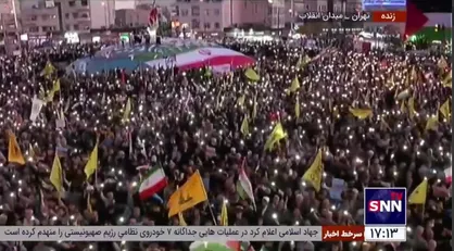 ستاره باران میدان انقلاب توسط تهرانی&zwnj;ها در حمایت از ملت فلسطین