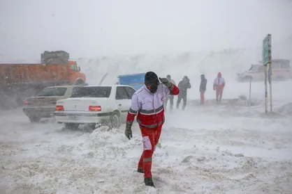از نجات ۲ مادر باردار تا امدادرسانی به ۷۶۰ خودرو گرفتار در کولاک