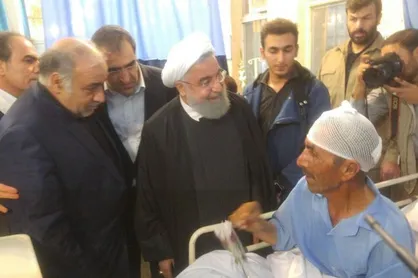 بازدید رئیس جمهوری از مصدومان زلزله در بیمارستان طالقانی کرمانشاه