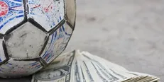 افشای سواستفاده دلال‌ها از اشکال قوانین داخلی فوتبال کشور برای انتقال بازیکن به اروپا