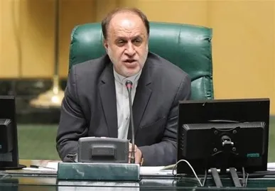 حاجی‌بابایی: در تنگه هرمز عقب‌نشینی نخواهیم کرد + فیلم