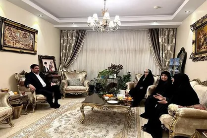 مخبر: خون شهیدان هسته&zwnj;ای چراغ راه علم و فناوری کشور است