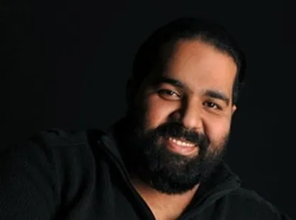 رضا صادقی برای &laquo;دکتر نون&raquo; می&zwnj;خواند