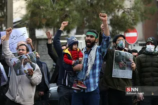 تجمع دانشجویان و طلاب در مقابل سفارت هندوستان