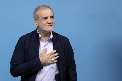 بازدید پزشکیان از زنجیره تأمین کالا&zwnj;های اساسی / تجلیل از مجاهدت خاموش فعالان سنگر اقتصاد و معیشت در شرایط ویژه کشور