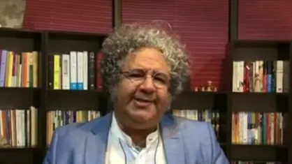از این برخورد آشفته و عصبانی هستیم