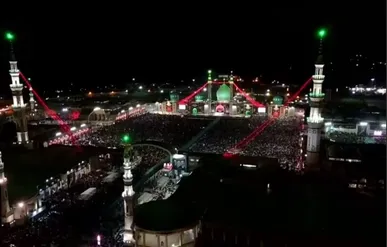 خبرنگار SNNTV: برپایی صفوف نماز در مسجد مقدس جمکران 4 ساعت مانده به آغاز نماز بر رهبر شهید انقلاب