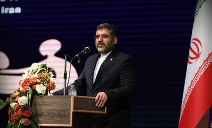 قائل به محدودیت برای کار هنرمندانه نیستیم