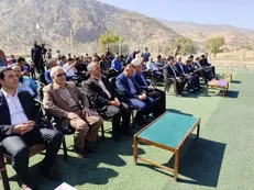 کلنگ‌زنی مدرسه ۴ کلاسه در روستای سرقلعه لردگان