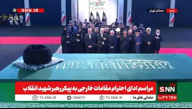 ادای احترام خانواده شهید سیدحسن نصرالله به پیکر قائد شهید امت اسلامی + فیلم