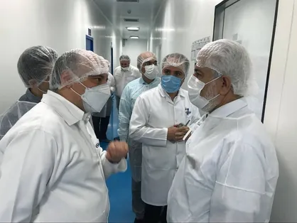 بازدید شهریاری از خطوط تولید واکسن اسپوتنیک وی