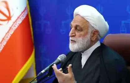 طرفدار بیش از ۲۰ ساله برگزاری دادگاه&zwnj;های علنی هستم؛ دادگاهی که رسانه در آن حاضر باشد و تلویزیون پوشش بدهد