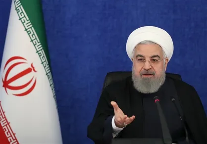 روحانی: کسانی که فکر می&zwnj;کردند ملت ایران سال ۹۷ جشن ۲۲ بهمن را نبینند همه&zwnj;شان سرنگون شدند / ما میلیارد&zwnj;ها جمعیت را باید به عنوان بازار ببینیم