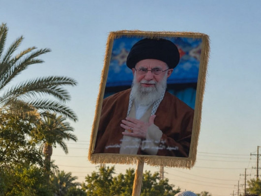 پیوند خون و عشق روایتی از ارادت زائران اربعین به رهبر شهید در طریق الحسین/ پیام رهبر انقلاب تجلی یافت + فیلم و عکس