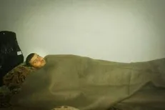 تلفن پدر شهید را دزدیدند تا پسرش را نبیند! + عکس