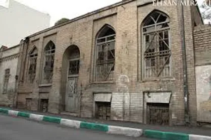 دزدیده شدن کاشی سر در منازل قدیمی در تهران