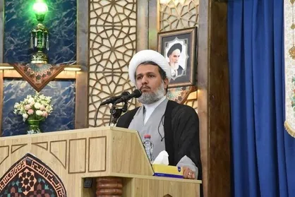 امام جمعه شیراز: حضور مردم در ۲۲ بهمن نشان داد ملت ایران همچنان پای ولایت ایستاده است