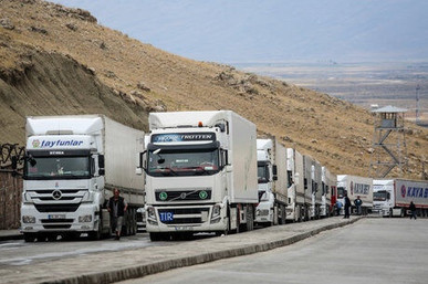 تردد ۲۹ هزار دستگاه ناوگان ترانزیتی از مرزهای آذربایجان غربی طی بهار امسال