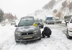 آغاز بارش برف در محورهای چهارمحال و بختیاری