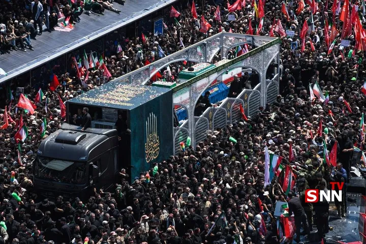 مراسم تشییع تاریخی رهبرمجاهد شهید انقلاب؛ تهران غرق در سوگ و حماسه + فیلم و عکس