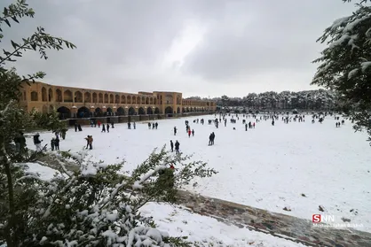 بارش اولین برف پاییزی در اصفهان