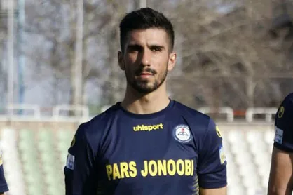 هافبک پرسپولیسی به کانادا برمی&zwnj;گردد