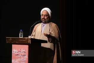 محمدرضا زائری در مراسم رونمایی از کتاب همسایه سدر و همسفر رود