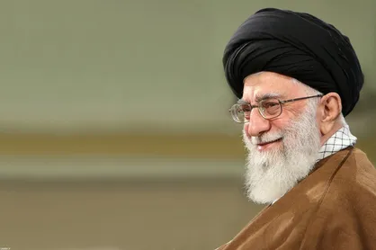 رهبر انقلاب: سپاه با قدرت به فعالیت&zwnj;های شایسته خود ادامه دهد
