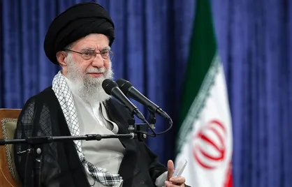 شهید رئیسی حتی در عرصه دیپلماسی صریح موضع می&zwnj;گرفت و اجازه نمی&zwnj;داد دشمن این امکان را بیابد که ادعا کند ایران را با تهدید و تطمیع و حیله به پای میز مذاکره آورده است