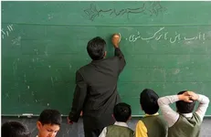 آیا تمام مشکلات معیشتی، تحقیقاتی و تربیتی معلمان با ماهانه ۳۶۰ هزار تومان حل می‌شود؟!