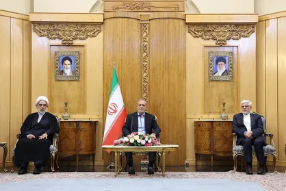 پزشکیان: اعضای بریکس به دنبال کنترل آمریکا و دلار هستند