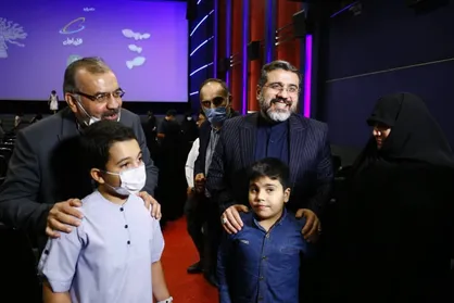 حضور خانوادگی وزیر فرهنگ و ارشاد اسلامی در سینما آزادی