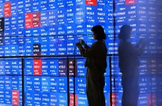 افت سهام آسیا در پی عبور بهای نفت از ۱۰۰ دلار