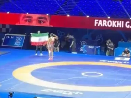 سلام نظامی فرخی به پرچم ایران