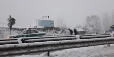 بارش برف در محور‌های آذربایجان غربی