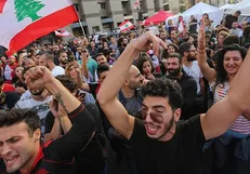 تداوم اعتراضات در برخی مناطق لبنان پس از استعفای سعد حریری