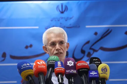 اسبقیان: مشکلی برای صدور مجوز استقلال و پرسپولیس وجود ندارد/ کارمندان وزراتخانه برای حضور در انتخابات فدراسیون&zwnj;ها باید استعفا بدهند