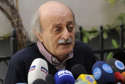 جنبلاط: دوشادوش حزب الله باقی می&zwnj;مانیم
