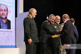 مراسم رونمایی از آثار اسنادی و پژوهشی دفاع مقدس