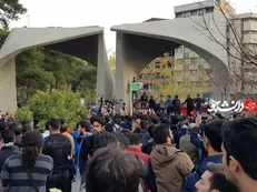 بازگشت یک دانشجونما با ۸۰ شاکی و پرونده اخلاقی به دانشگاه؟! + فیلم