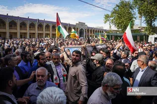 آیین تشییع پیکر شهیده معصومه کرباسی، اولین بانوی ایرانی شهید در راه قدس و حجت‌الاسلام شهید محمد صباحی، امام جمعه کازرون امروز یکشنبه ۶ آبان ۱۴۰۳ با حضور پرشور مردم شیراز برگزار شد.
