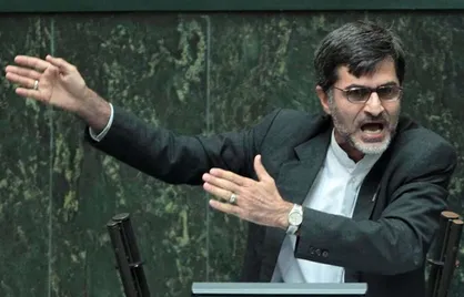آقای باقری! ساکت شو نوبت بگیر حرف بزن/ فکر می&zwnj;کند، چون روحانی است اجازه دارد هر کاری بکند