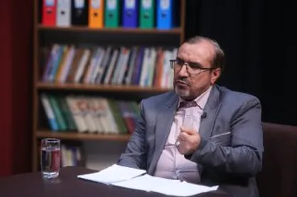 حدادی: قانون محدودیتی برای جنسیتِ کاندیدا&zwnj;های انتخابات ریاست&zwnj;جمهوری اعلام نکرده / ناکارآمدی شورا&zwnj;های شهر به علت عدم نظارت بر آنان پس از انتخاب شدن است / انتخابات الکترونیک به ۱۴۰۰ نمی&zwnj;رسد