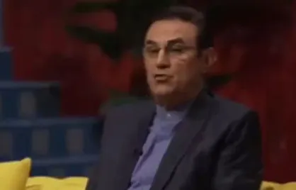 ماجرای پوشاندن مجسمه&zwnj;های منشوری هنگام مصاحبه رئیس جمهور در ایتالیا!