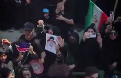 تلاطمِ قلوب مردم عزادار در بدرقۀ &laquo;آقای شهید ایران&raquo;
