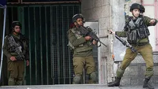 جنایت سربازان رژیم صهیونیستی علیه پاکبان فلسطینی + فیلم